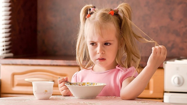 Common Childhood Eating Issues | Child Development