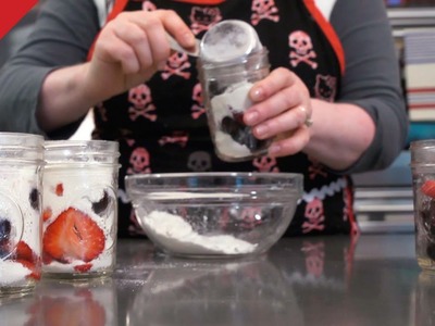 How to Bake Cakes in a Jar - CHOW Tip