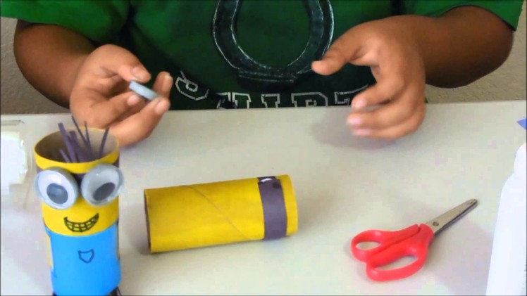 How to make a minion out of a toilet paper tube
