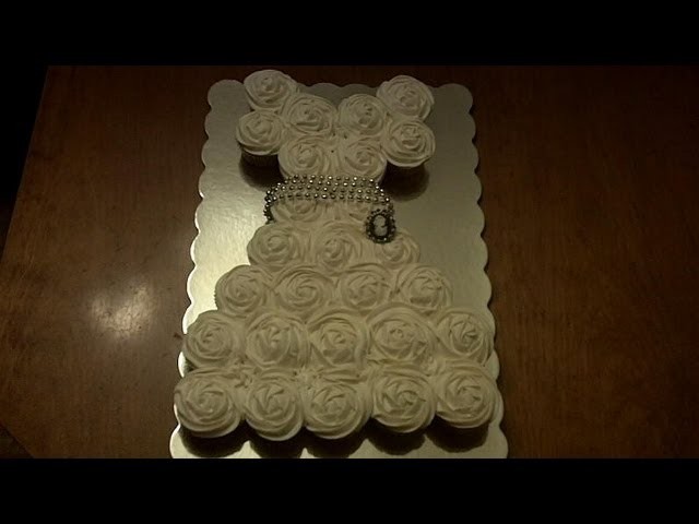 How to Make a Wedding Dress Cupcake Cake