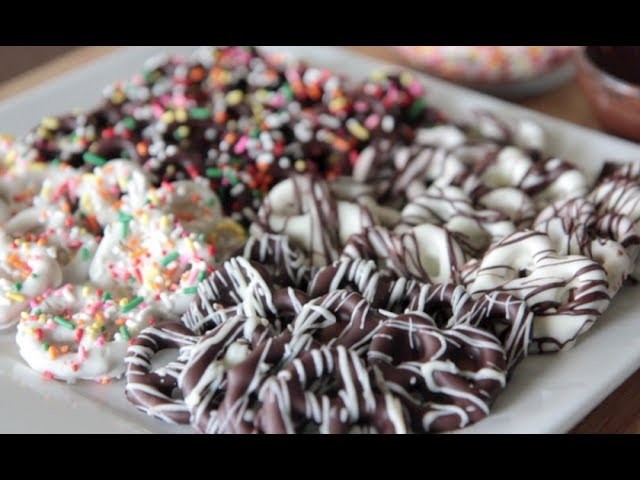 How to Make Chocolate Covered Pretzels ~ Tutorial