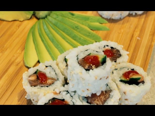 Spicy Salmon Maki Rolls - How to Make Spicy Salmon Sushi
