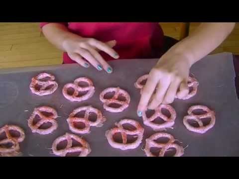 How To: Easy Chocolate Covered Pretzels!