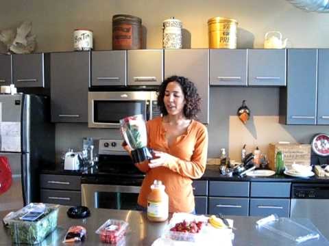 How to Make a Serious Yoga Smoothie