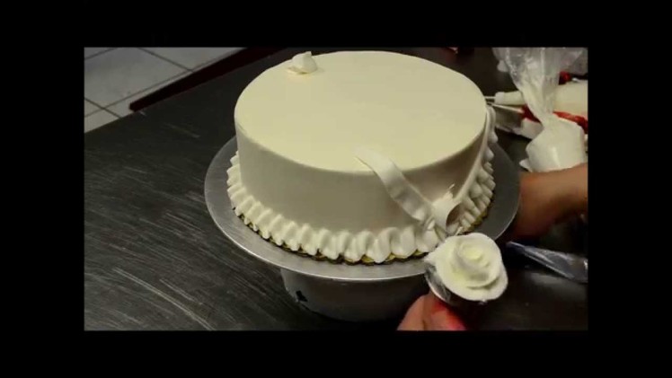 How to decorate simple birthday cake in minutes