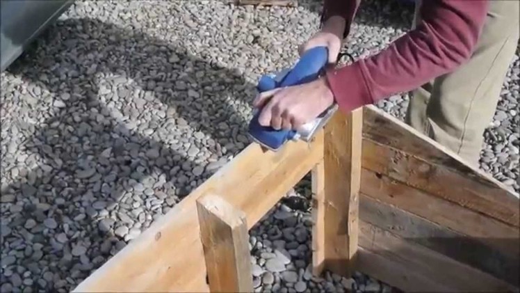 How to make a doghouse with pallets