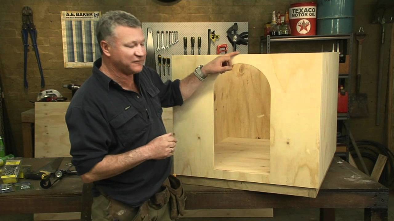 Mitre 10 How to build a dog kennel presented by Scott Cam