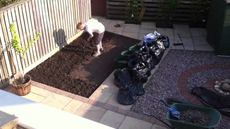 Time-lapse garden landscaping: Gravel to turf in 3mins