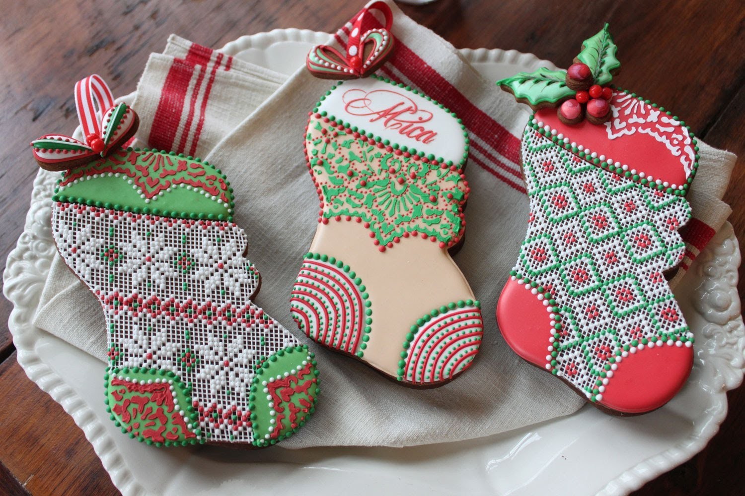 How to Assemble 3-D Stuff-able Christmas Stocking Cookies