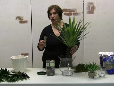 How To Make A Desert Agave Floral In A Glass Vase