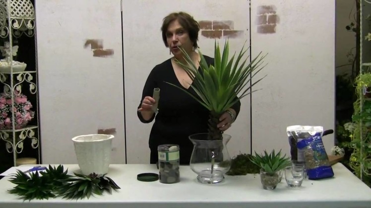 How To Make A Desert Agave Floral In A Glass Vase