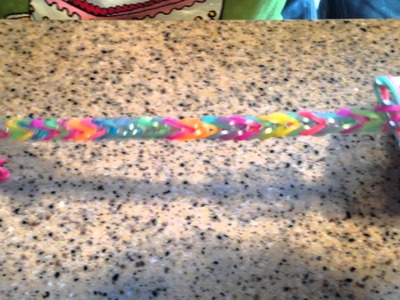 How to make a fishtail rainbow bracelet with a fork.