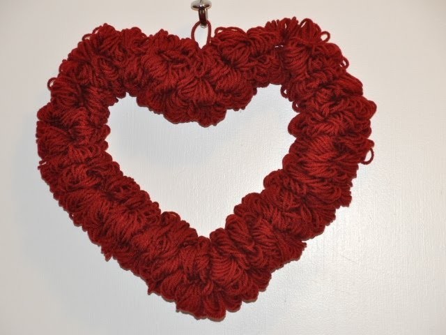 How to Make a Quick and Easy Valentine's Day Wreath.