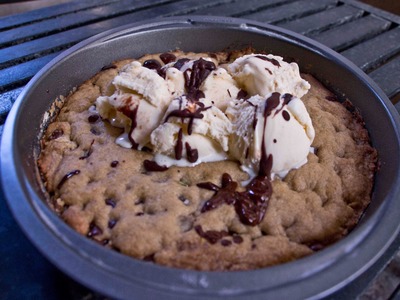 How To Make The Easiest Deep Pan Chocolate Chip Pizookie -Rookie With a Cookie