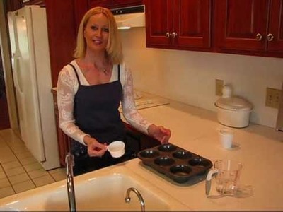 Betty's Quick Tip 11--How to Fill Muffin Tins Equally with Batter for Cupcakes or Muffins