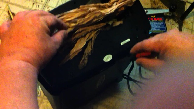 Cutting tobacco with a paper shredder Mod. Wm675xb