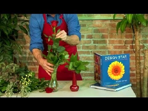 How to Decorate a Long Stem Rose in a Vase : Floral Design