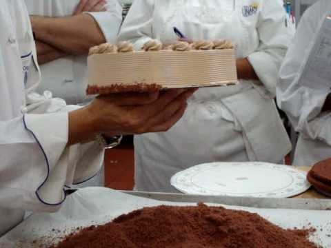 Crumb Edging on Convoluted Cake