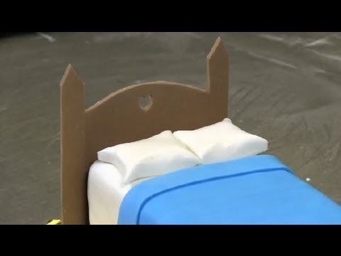 How to Make a Headboard Out of Fondant : Fondant Designs