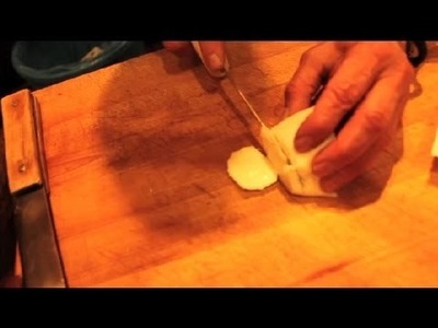 How to Cut Mozzarella Cheese to Serve : Great Cheese Ideas