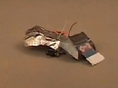 Robot Mini Wars Special Grudge Match - paper robot beats metal one