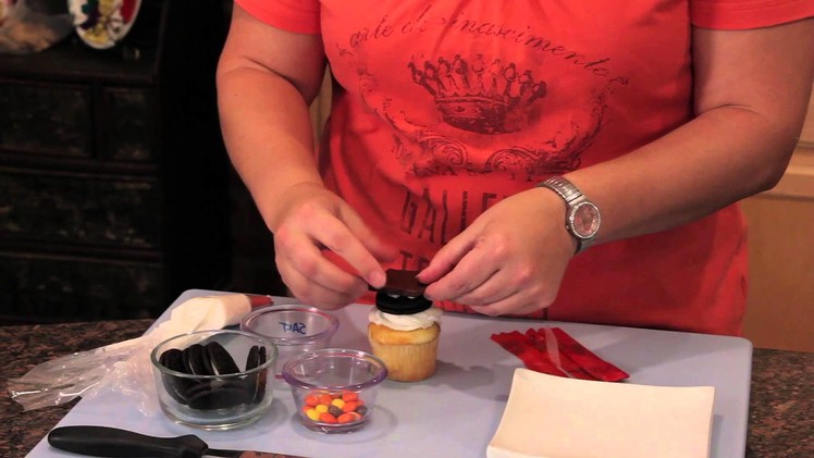 How to Make Graduation Caps for Cupcakes : Cupcake Decorating