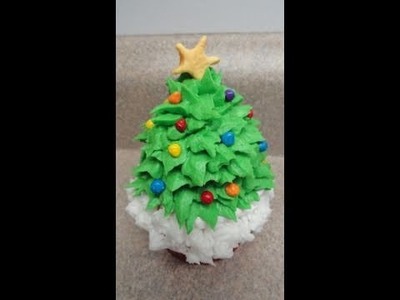 Decorating cupcakes #22:  Christmas Tree