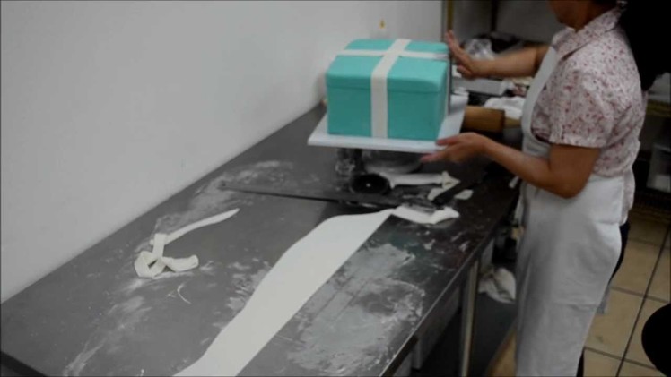 How to make a Tiffany Box Cake - Making of Fashion cake