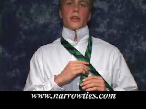 HOW TO TIE A SKINNY NECKTIE - four in hand knot