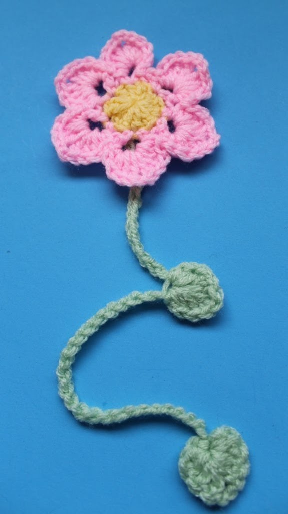Easy to  Crochet flower bookmarker (Subtitulos en Español)