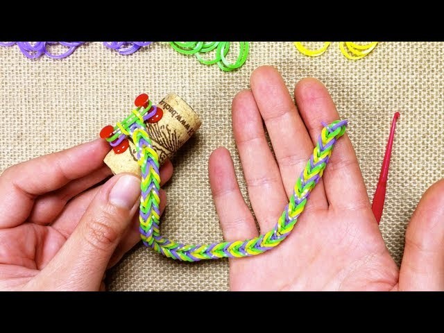 How to Make a Fishtail Rainbow Loom Bracelet (DIY Tutorial)