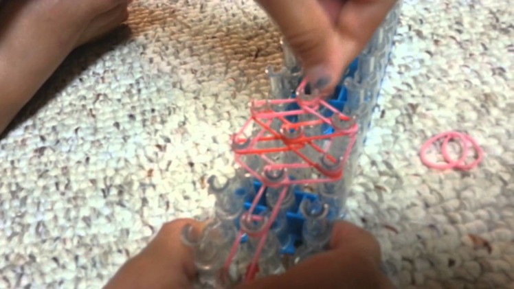 How to make a Ring Rainbow Loom Bracelet - Tutorial #4