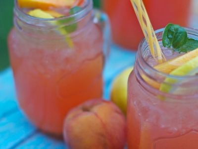 Fresh Peach Lemonade: Mother's Day Brunch