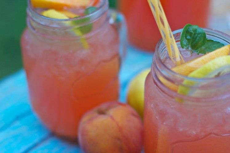 Fresh Peach Lemonade: Mother's Day Brunch