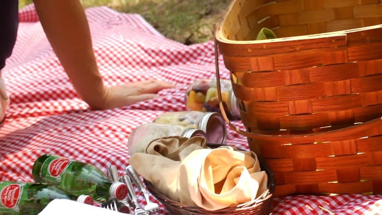 How to Prepare an Eco-Friendly Picnic | At Home With P. Allen Smith