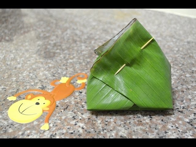 Wrapping Banana Leaf Lesson 1: Triangle Shape Wrapping