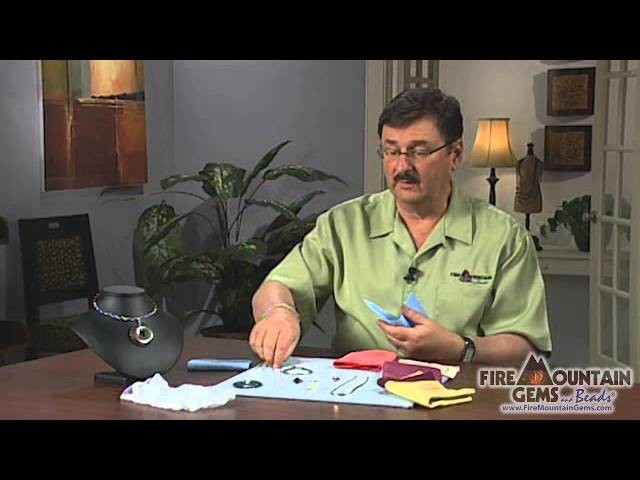 Cleaning Metal and Jewelry with Polishing Cloths