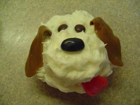 Decorating Cupcakes with yoyomax12: #2 Pupcakes (dog cupcakes)