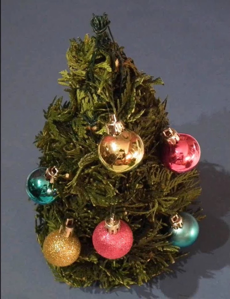 How To Make A Mini Christmas Tree