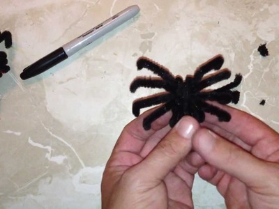 Make a Realistic Pipe Cleaner Spider!