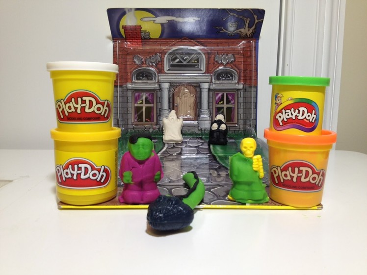 PLAY-DOH HALLOWEEN Pack n Go Monster Rific Haunted House a Tutorial for A Play Doh Haunted House