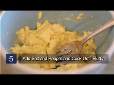 Cooking Eggs : How to Cook Scrambled Eggs in the Microwave