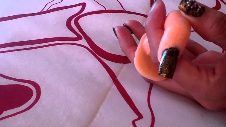 Golden vintage nail art design