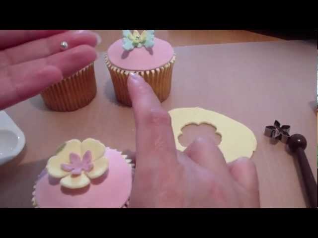 How to Make Cupcake Toppers (4) - Fondant Flower