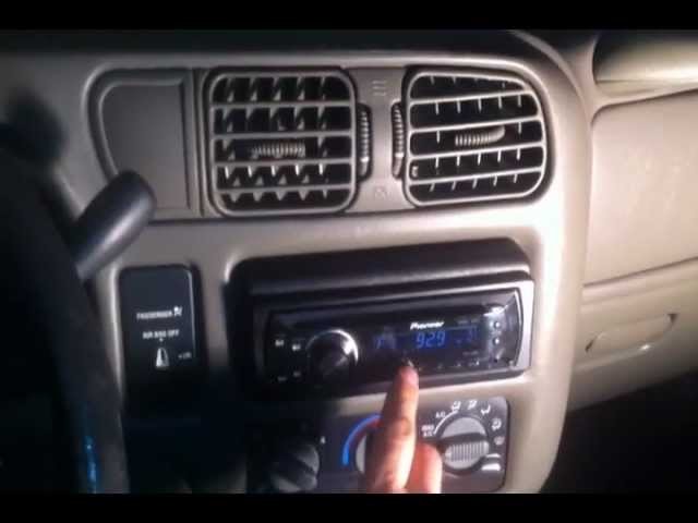I STEAL A TRUCK INSTALL A NEW STEREO & GIVE IT BACK!! "how to install a cd player for beginners"