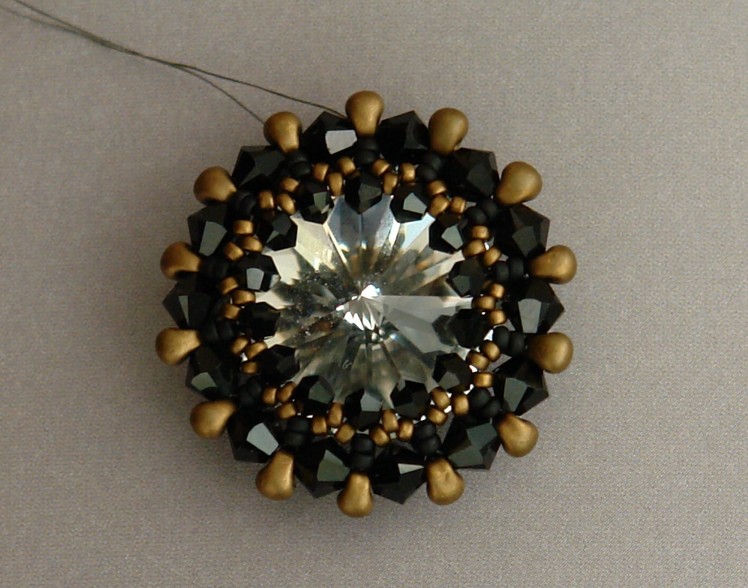 Sidonia's handmade jewelry - How to bezel an 18mm Swarovski rivoli