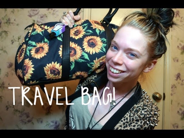 WHAT'S IN MY TRAVEL BAG!