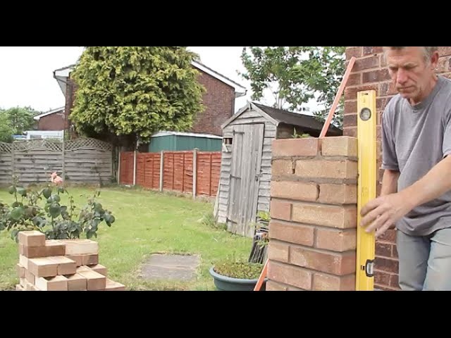 How to build a brick pillar