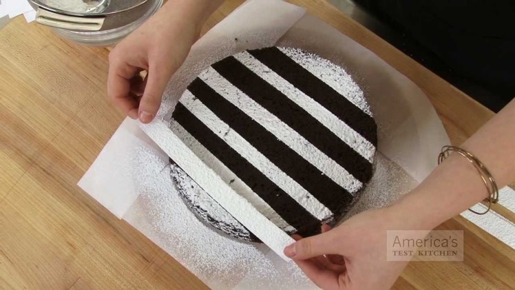 Super Quick Video Tips: Easiest Ways to Decorate a Cake with Powdered Sugar