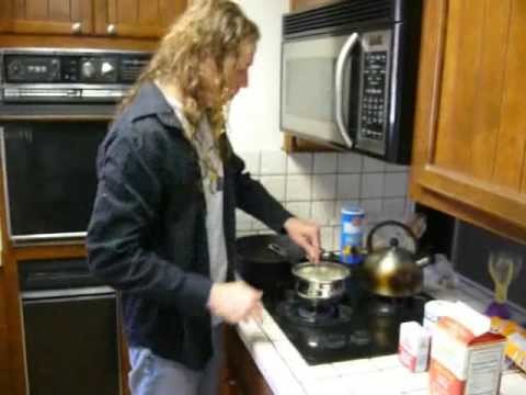 Latte's High Mountain Cooking-- How to make white gravy